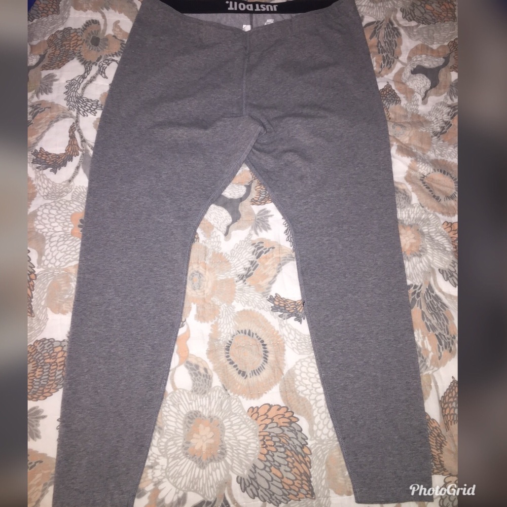 Nike plus size Leg-A-See legging